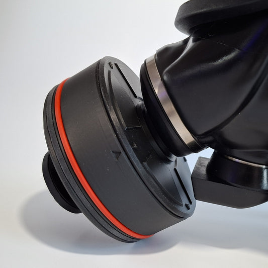 UKINK M40 Gehäuse-Adapter mit farbigem Akzentring in Seitenansicht